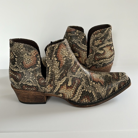 Roper Women’s Ava Faux Snake Snip Toe Ankle Boot - Picture 7 of 16